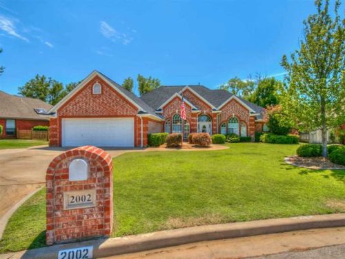 2002 31st St, Lawton, OK 73507-3423