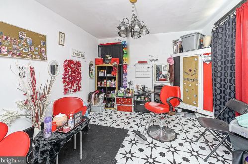 18 Roosevelt St, West Deptford NJ  08066-1028 exterior