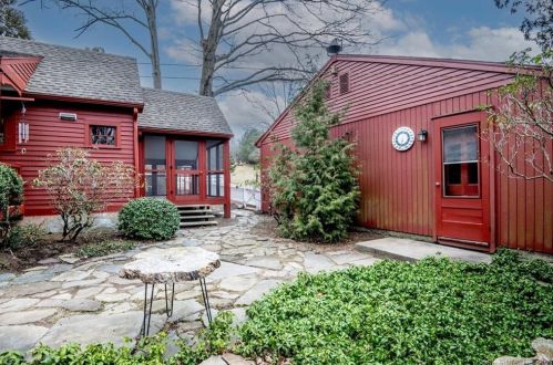 831 Haddam Quarter Rd, Durham, CT 06422-1805