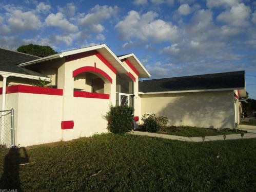 31 Greenwood Ave, Lehigh Acres, FL 33936-6703