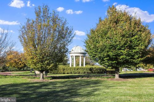 445 Lord Fairfax St, Charles Town WV  25414-2603 exterior