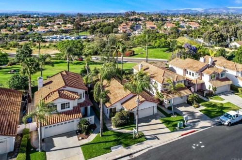 2010 Redwood Crst, Vista, CA 92081-7334