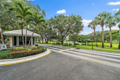 4496 Royal Fern Way, West Palm Beach, FL 33410-6107
