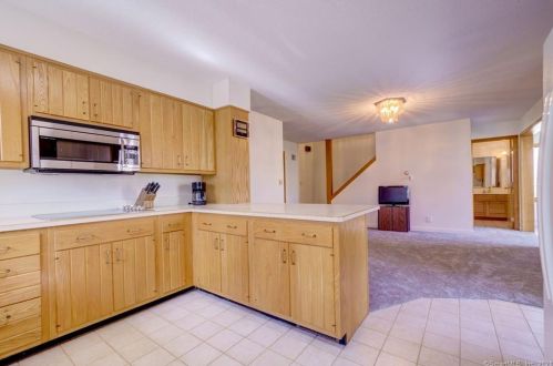 5 Bramble Bush Dr, Niantic CT  06357-1802 exterior