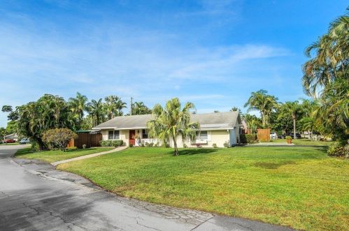750 Heron Dr, Delray Beach FL  33444-1924 exterior