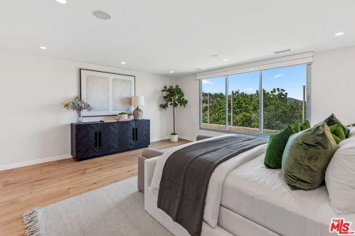 3423 Scadlock Ln, Van Nuys CA  91403-4915 exterior