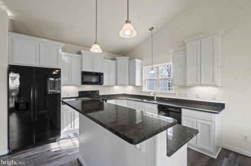 104 Ridgeway St, Fredericksburg VA  22401-2256 exterior