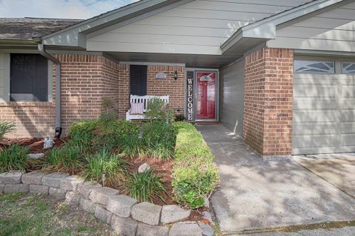 2622 Lufkin Ln, Deer Park, TX 77536-4818
