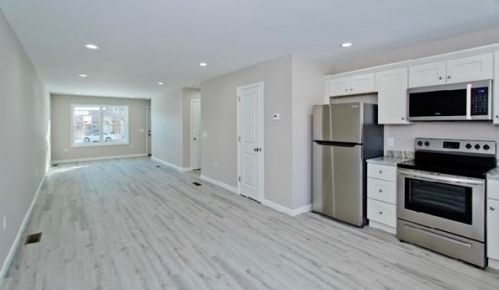 246 Eastern Ave, Springfield MA  01109-3303 exterior