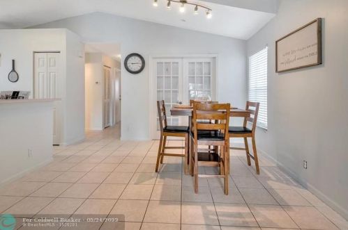 3017 179 Ave, Hollywood FL  33029-3054 exterior