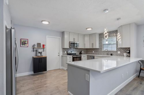 88 9th St, Shalimar FL  32579-1431 exterior