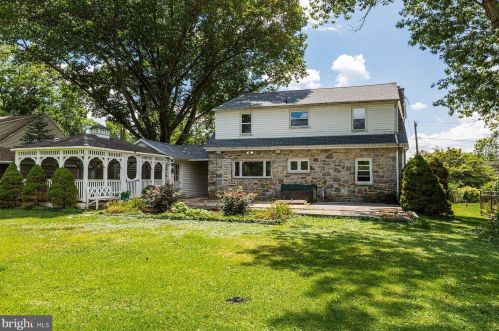 2037 Stone Mill Rd, Lancaster PA  17603-6053 exterior