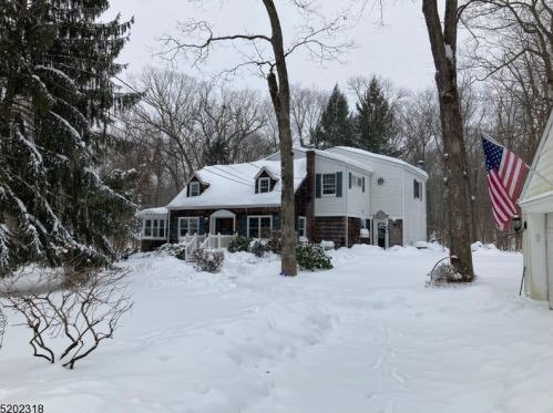 42 King George Rd, Warren NJ  07059-7045 exterior