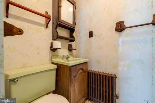 5 Amiss Ave, Richmond National Battlefiel VA  22835-1309 exterior