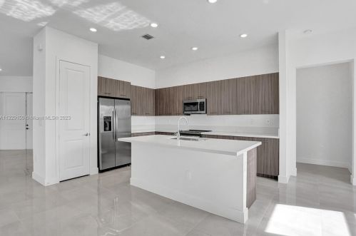 17334 41st St, Hollywood FL  33029 exterior