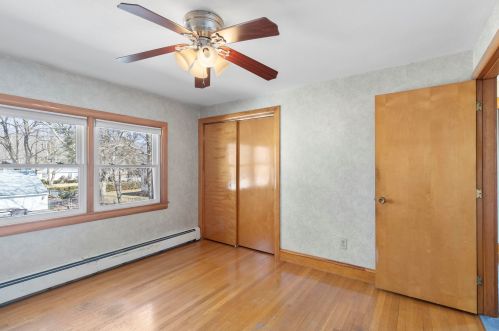 1 Cole St, Salem NH  03079-3931 exterior