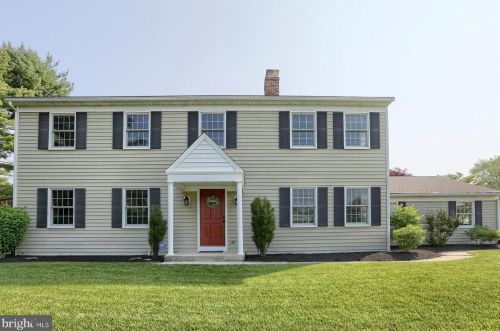 3813 Bellows Dr, Camp Hill, PA 17011-1402