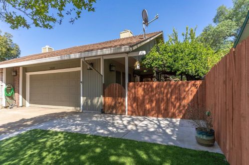 3601 Sun Knoll Dr, Loomis, CA 95650-9537