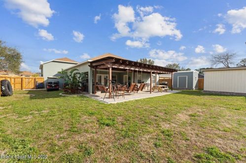 3949 Rolling Hill Dr, Titusville FL  32796-1107 exterior