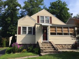 12 Elizabeth Rd, Collinsville, CT 06019-2601