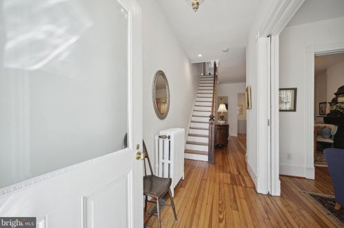 326 E St, Washington, DC 20002-4229