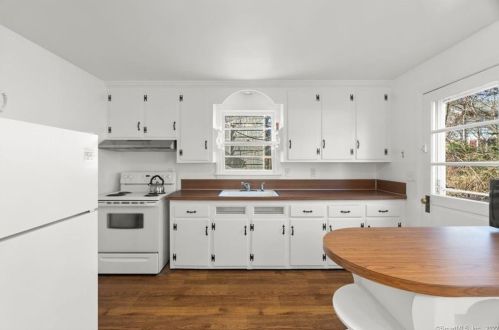 53 Cedar Grove Ave, United States Coast Guard Ac CT  06320-3732 exterior