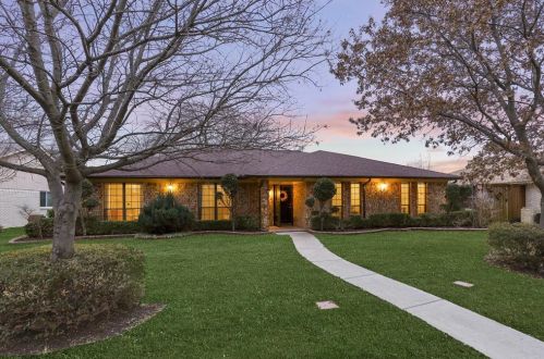 1502 Meadow Glen St, Richardson TX  75081-2541 exterior