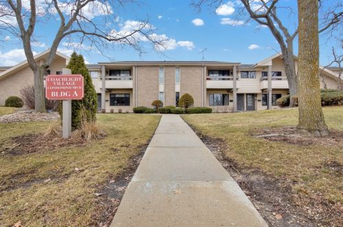 1605 Carriage Ln, Waukesha, WI 53151-1443
