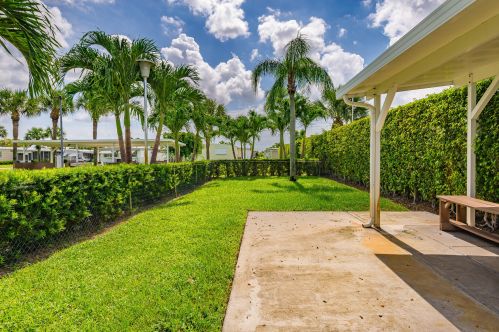 3005 Bimini Bay, Boynton Beach FL  33436-2207 exterior
