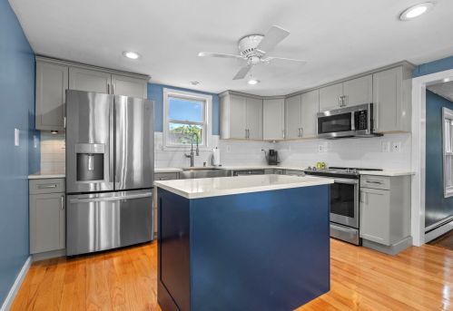 27 Main St, Newton NH  03858-3306 exterior