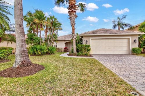 505 Waverly Cir, Fort Pierce, FL 34983-3409
