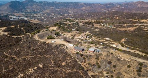 15863 Sequan Truck Trl, Alpine CA  91901-3501 exterior