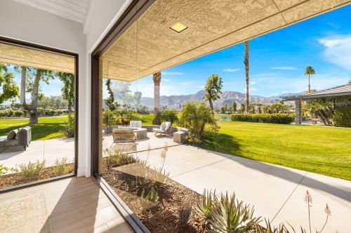 7 Mayfair Dr, Rancho Mirage CA  92270-2586 exterior