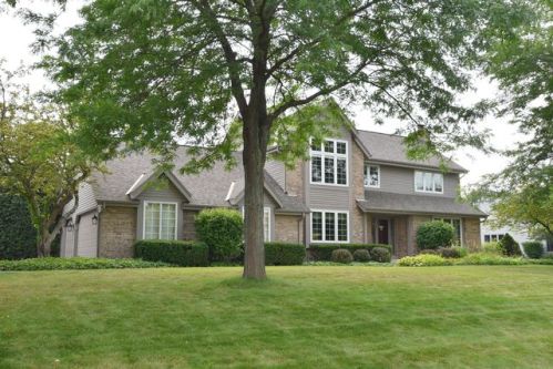 4413 Meadow Cir, Thiensville, WI 53092-1189