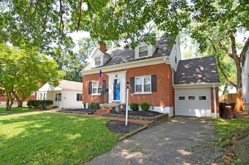 3834 Berkley Cir, Cincinnati, OH 45236-3318