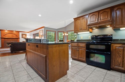 13190 Ohio Dr, Waukesha, WI 53151-4686