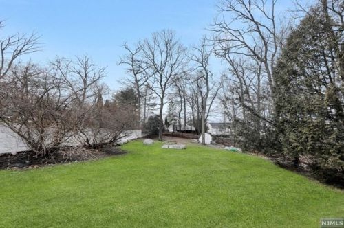 94 Yawpo Ave, Oakland NJ  07436-2718 exterior
