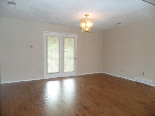 214 Island Dr, Richardson TX  75081-3624 exterior