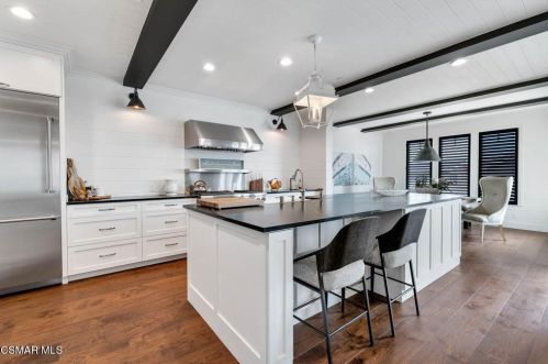 820 Mandalay Bch Rd, Oxnard CA 93035-1078 exterior