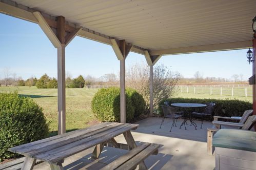 386 Schell Rd, Wilmington OH  45177-9037 exterior