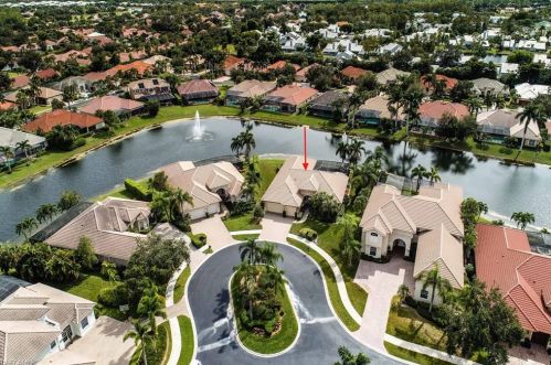 5092 Post Oak Ln, Naples FL  34105-4526 exterior