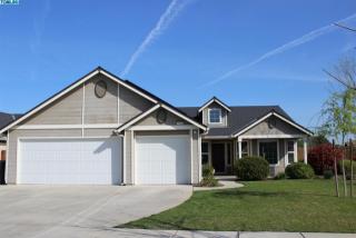 2928 Wren Ave, Visalia, CA 93291-8712