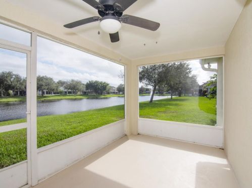 1220 25th Ter, Vero Beach FL 32968-5068 exterior