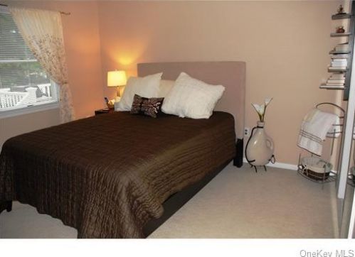 48 Heights Rd, Stony Point NY  10980-1538 exterior