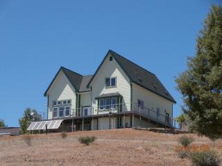 17001 Dry Creek Rd, Hornbrook, CA