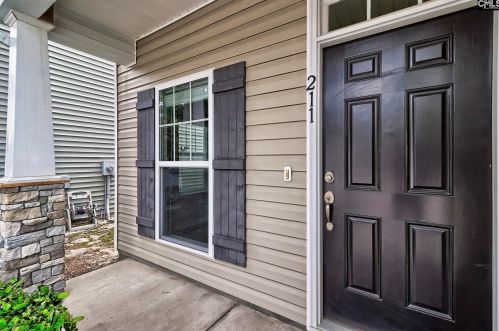 211 Chestnut Oak Ln, Cayce-West Columbia, SC 29169-3651