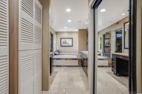 3637 Dove Holw Rd, Encinitas CA 92024-7248 exterior