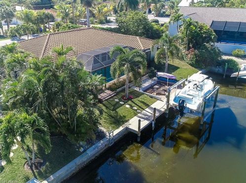 994 Whelk Dr, Sanibel, FL 33957-4814
