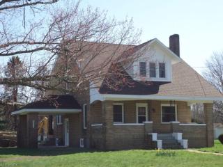 6030 State Rd, Newcomerstown, OH 43832-9076