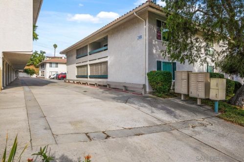 2308 Altisma Way, Carlsbad CA  92009-8810 exterior